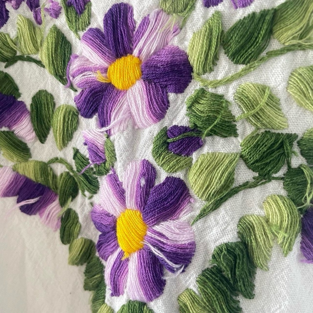 Vintage Handmade Embroidered Mexican Blouse Purple Floral Cotton Boho - Picture 3 of 6